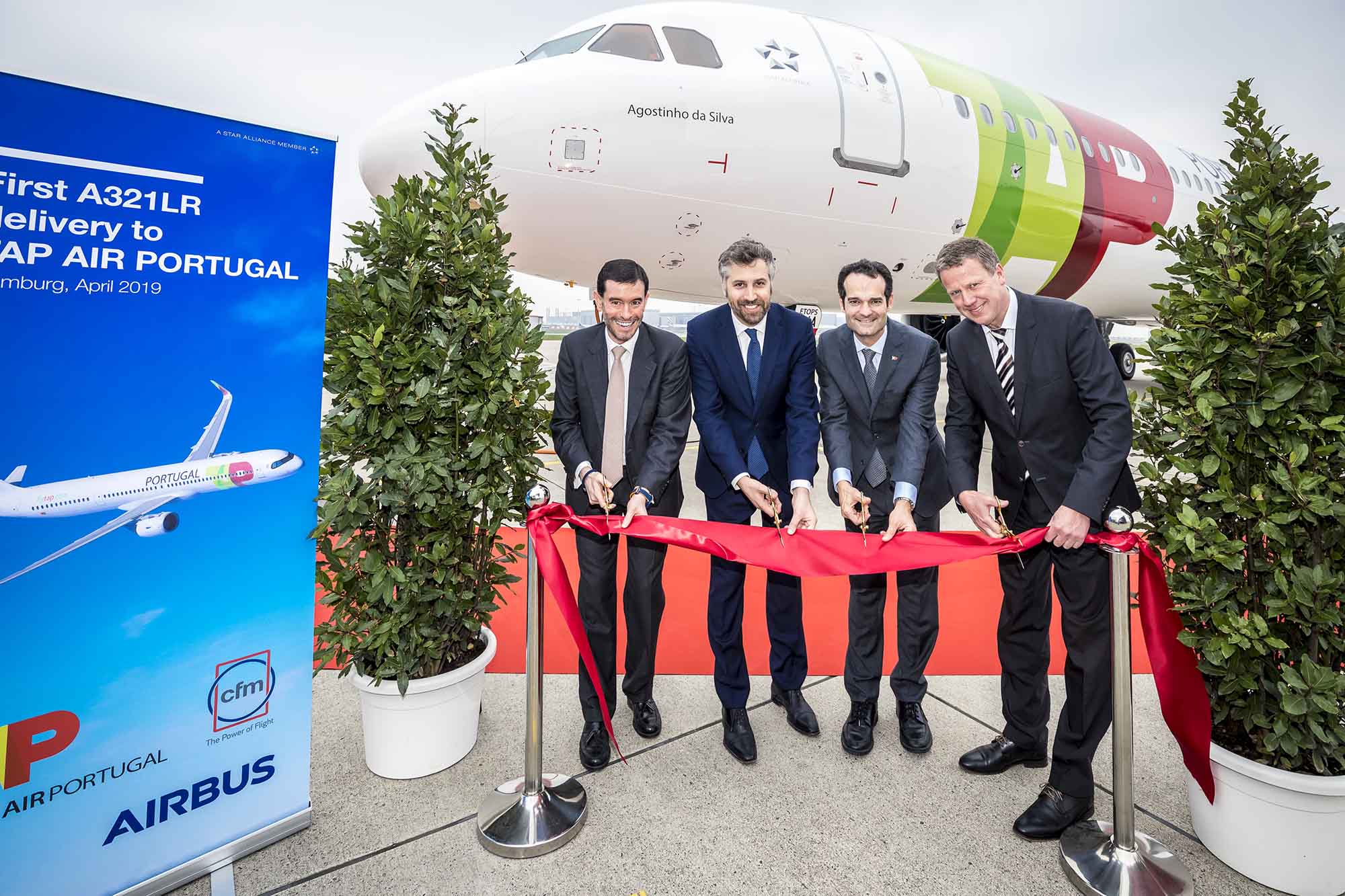 A321LR-TAP-Delivery-ribbon-cutting-