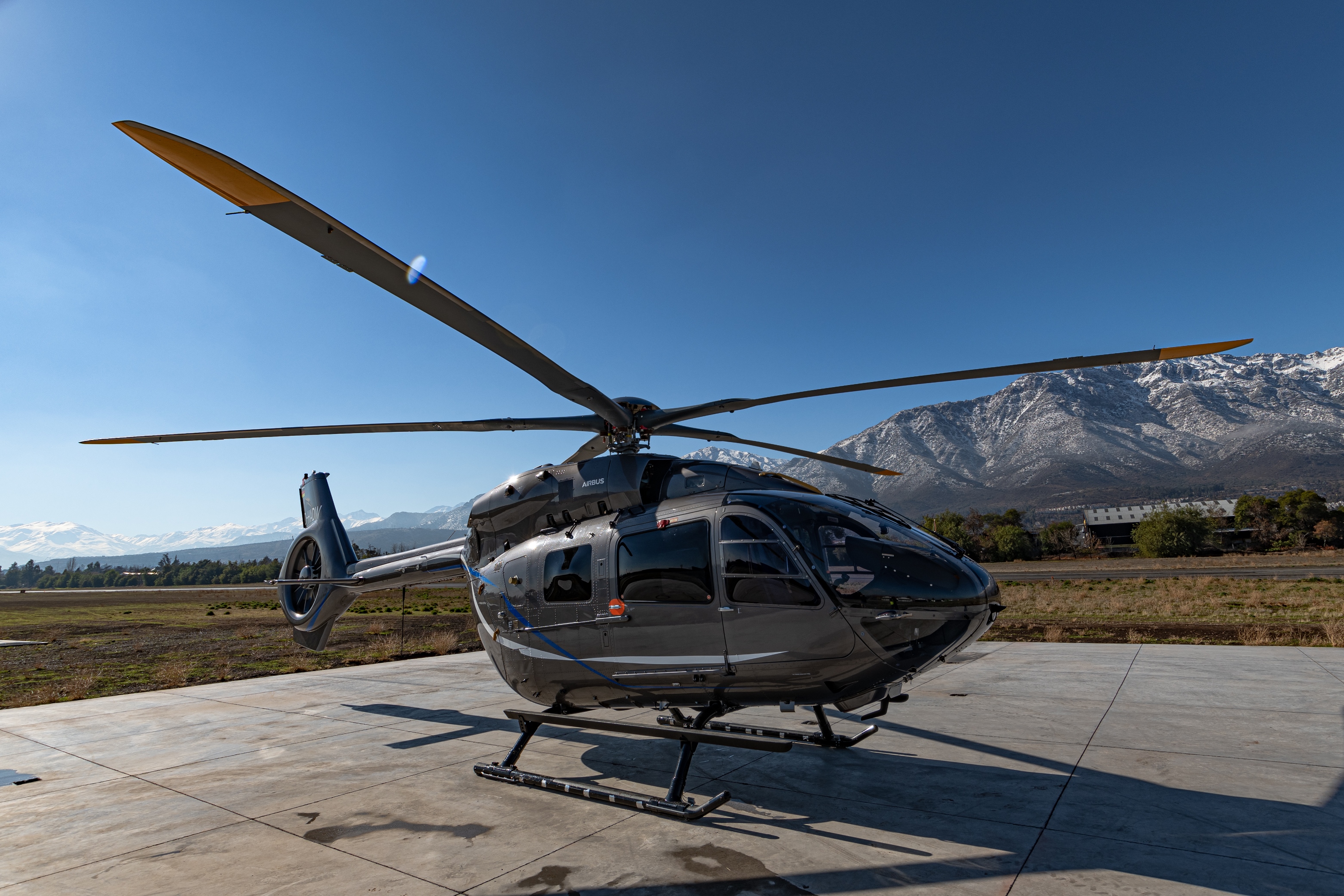 H145 Cordillera Chile © Rodrigo Ocharán (1)
