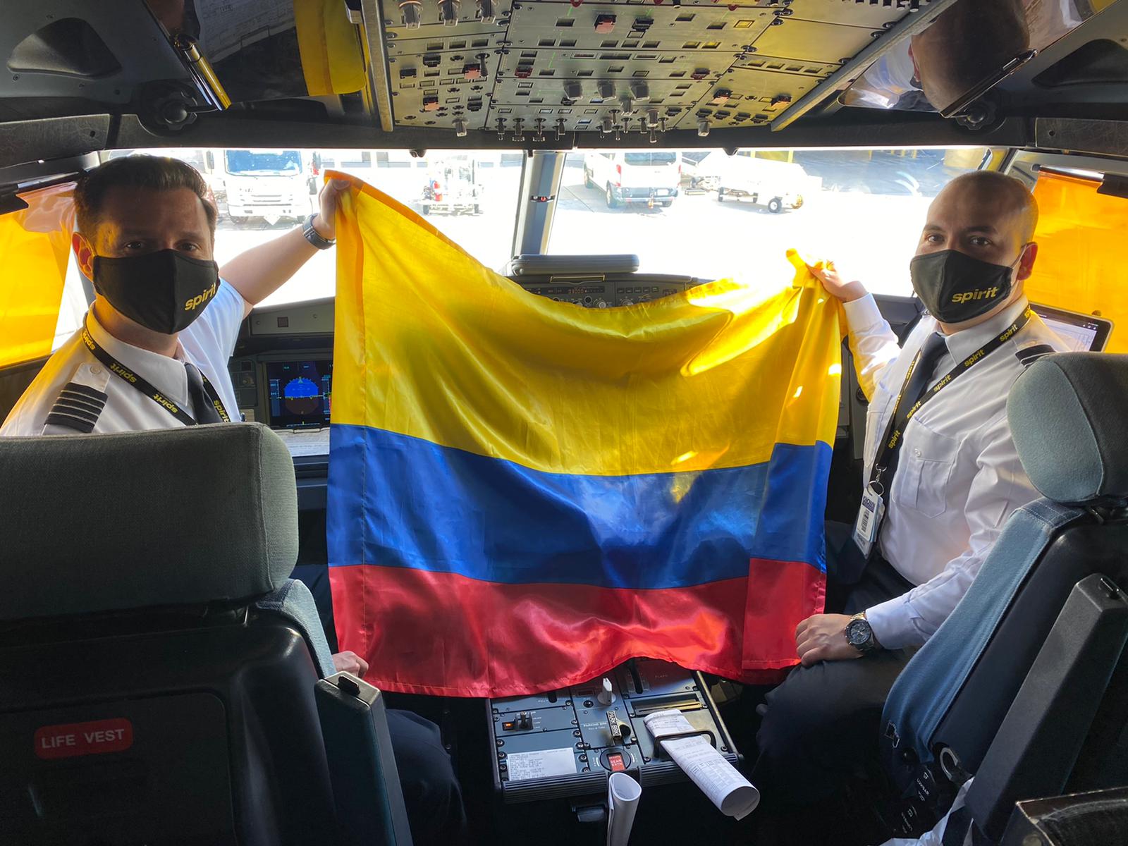 Así fue la llegada del primer vuelo comercial internacional a Colombia AeroErmo