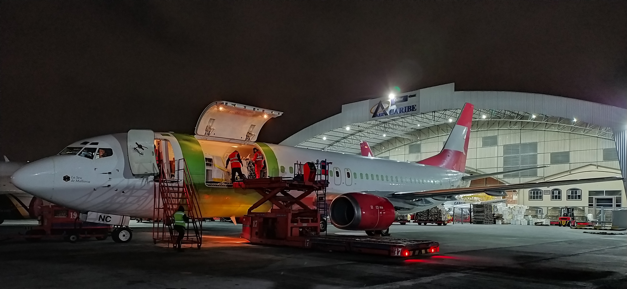 B737-400F AERCARIBE (3) – copia