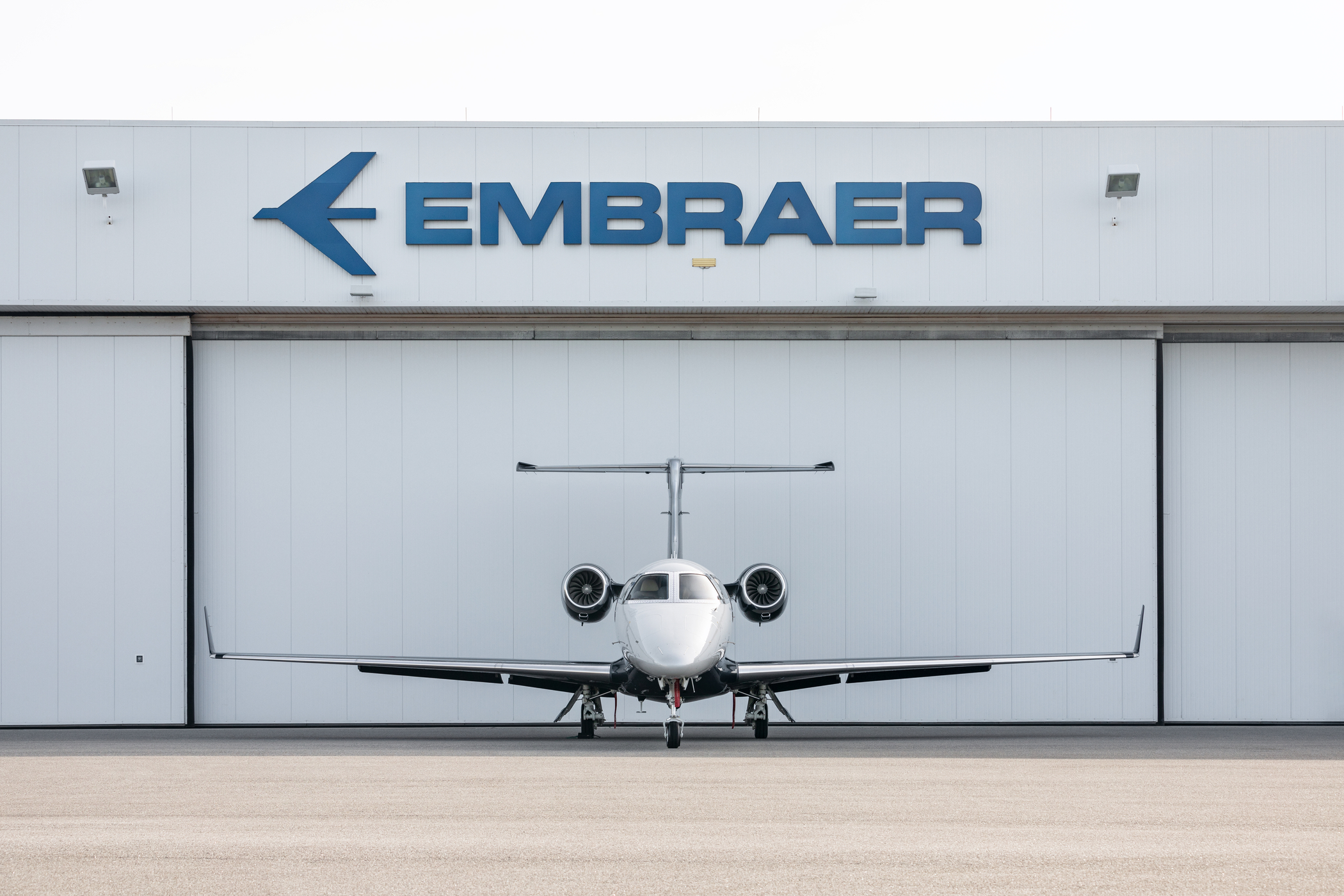 Embraer Phenom 300 357A1627-PS-EDIT-DOOR-2100×1400