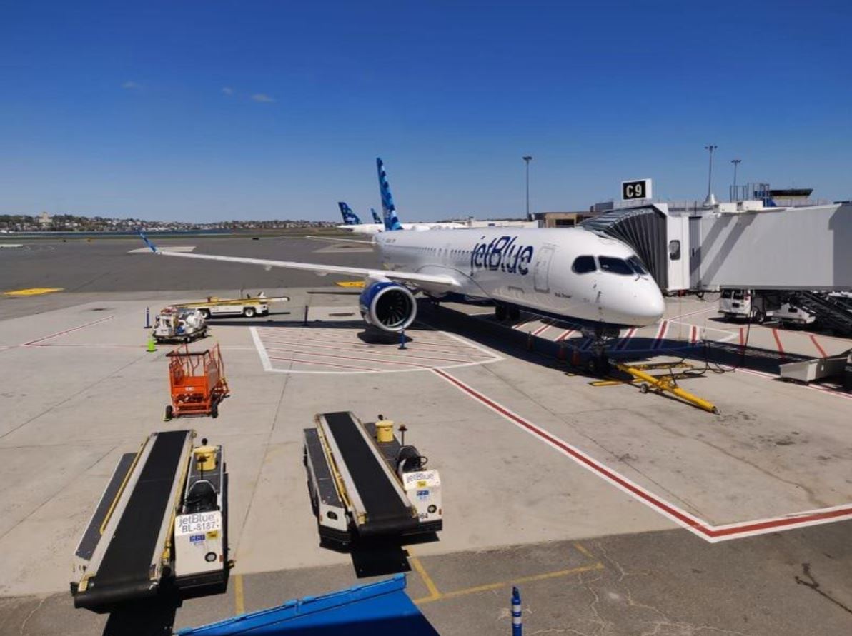JetBlue-A220_EIS-2021-0426 PW