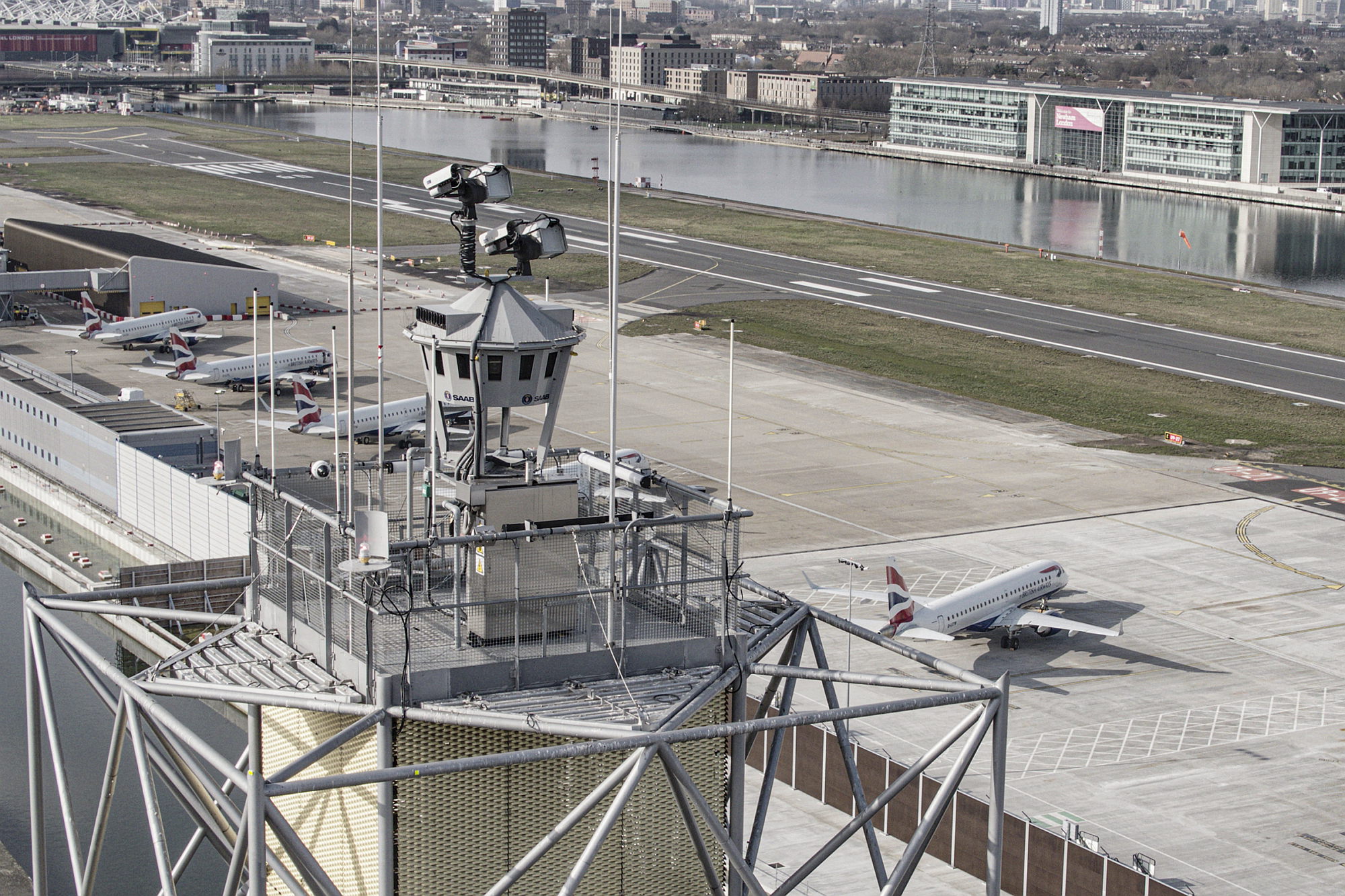 Saab Torre Control Londres 20210430