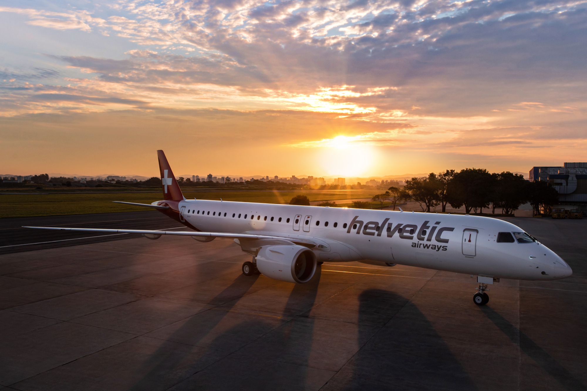 Embraer E195-E2-Helvetic-08