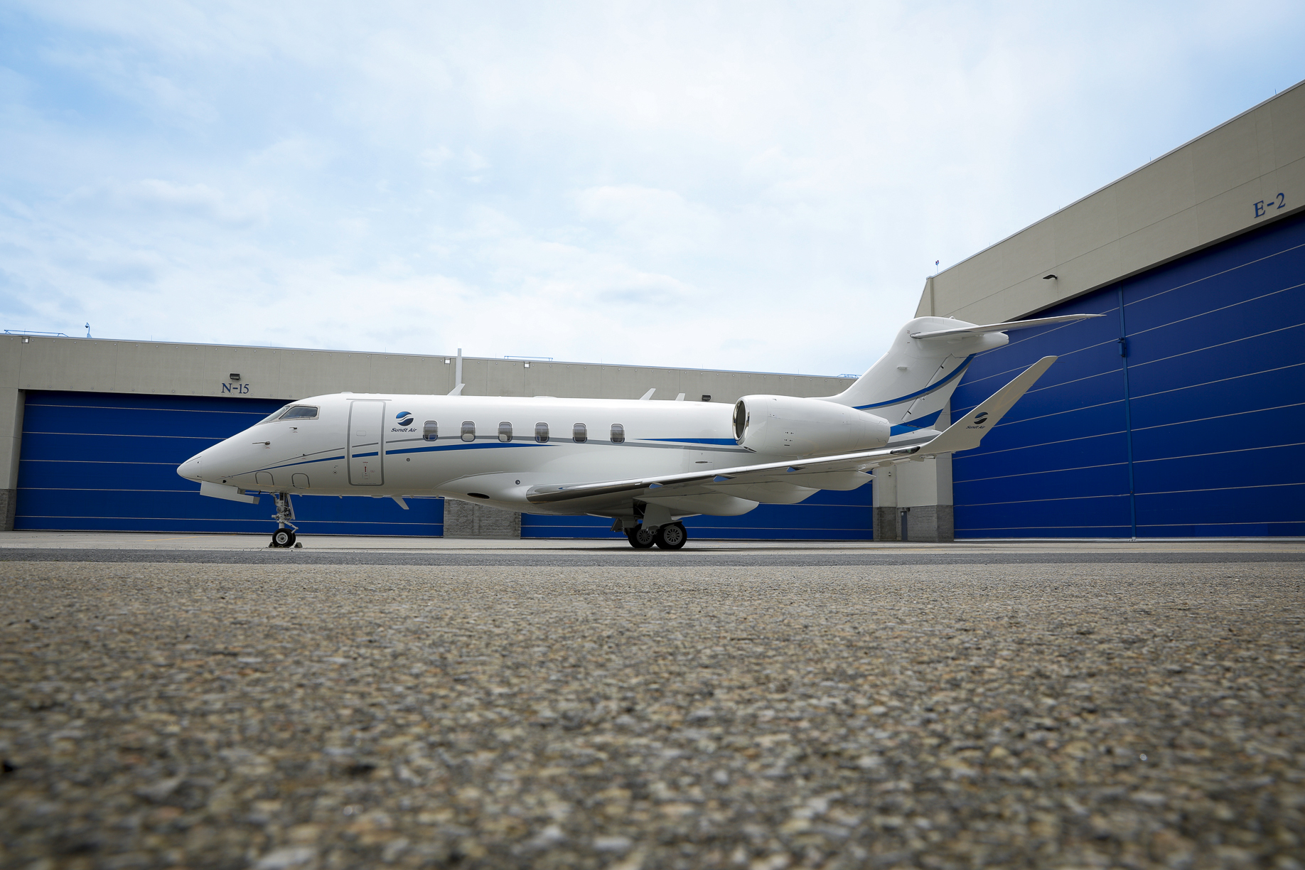 Bombardier-challenger-5701-v1