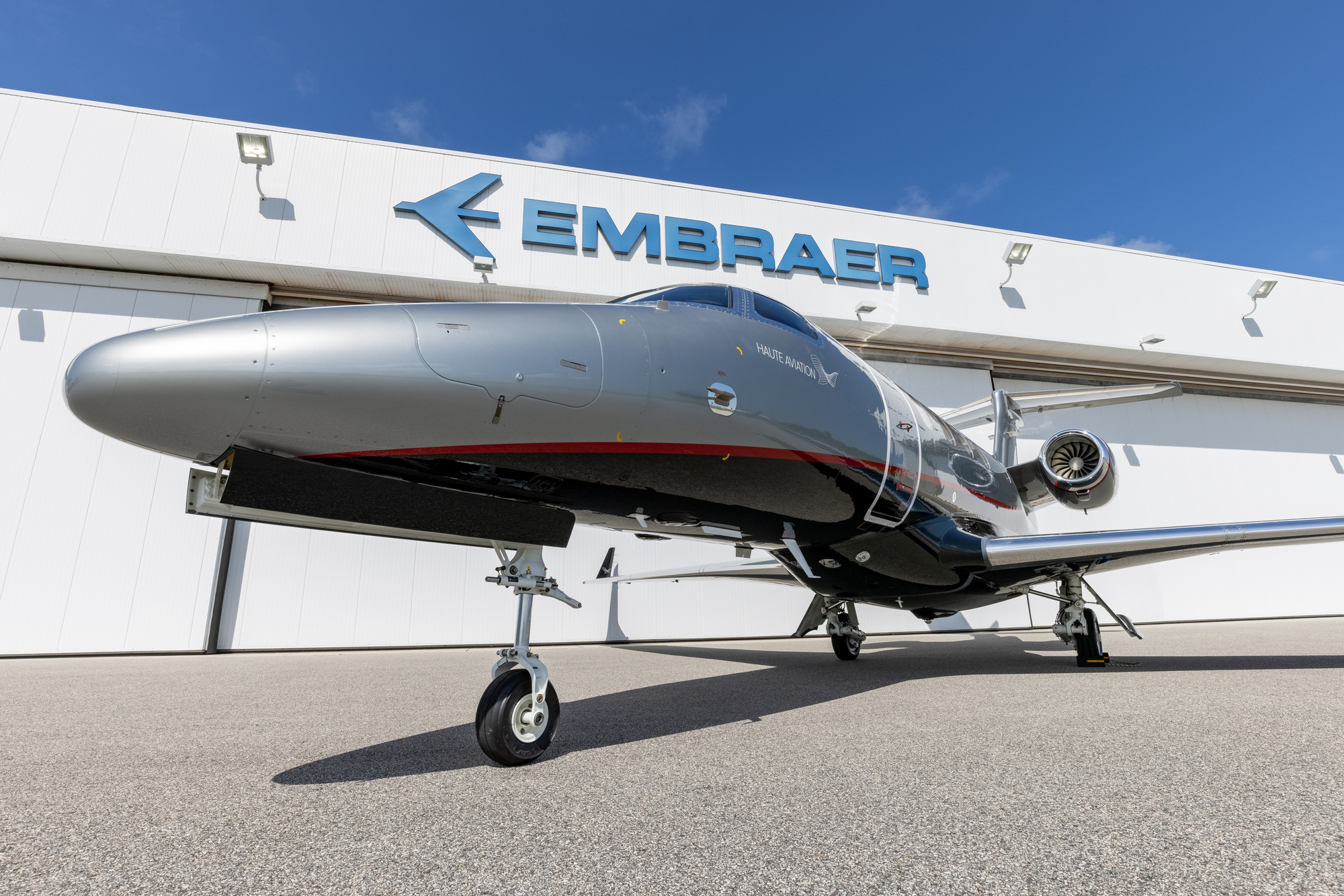 Embraer 1-500th-EEJ-Delivery-7-2000×1334