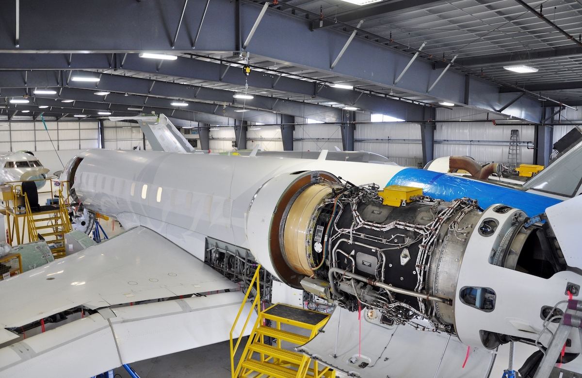 Flying_Colours_Corp._regularly_conducts_heavy_inspections_on_Bombardier_Global_and_Challenger_airframes_at_its_Canada_and_US_bases
