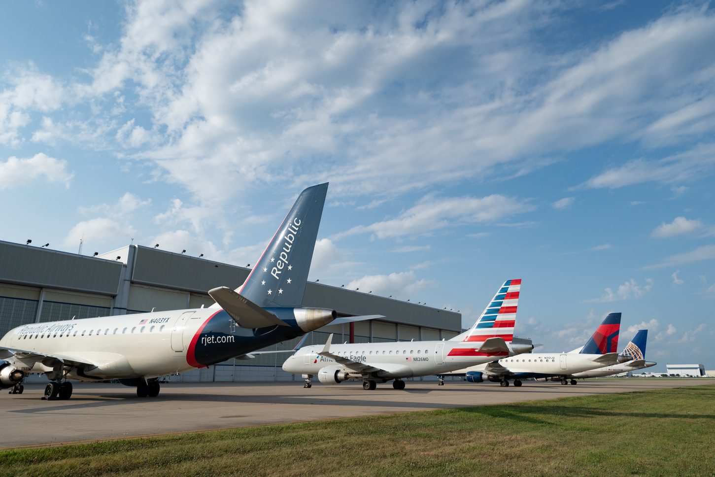 THI-Aircraft-Ejet-RepublicCodesharesLivery-Exterior
