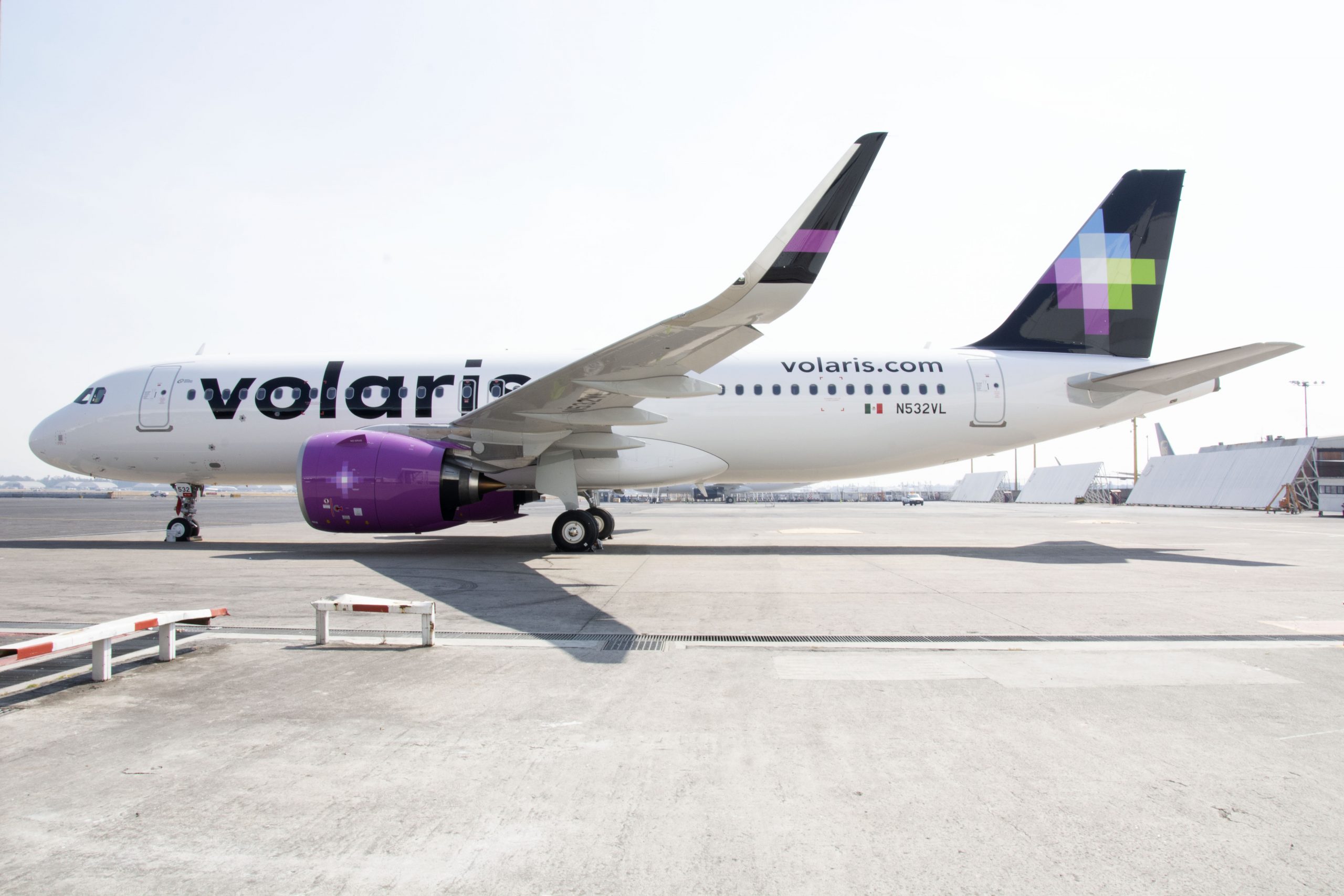 VOLARIS-AIRBUS-A320NEO-N532VL