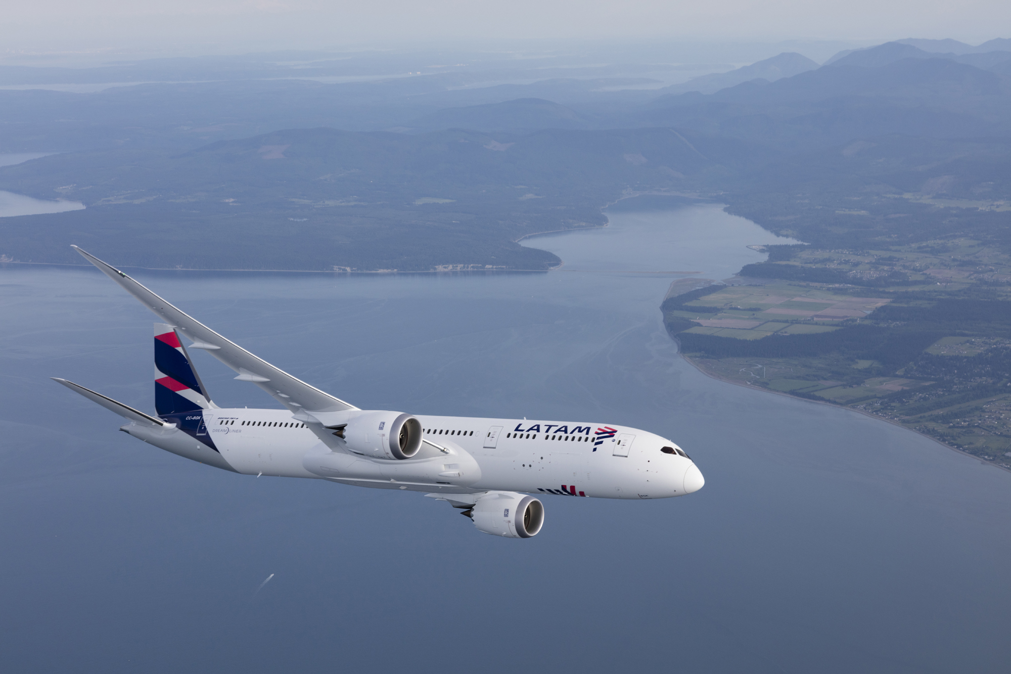 LATAM Boeing 787-9 Dreamliner