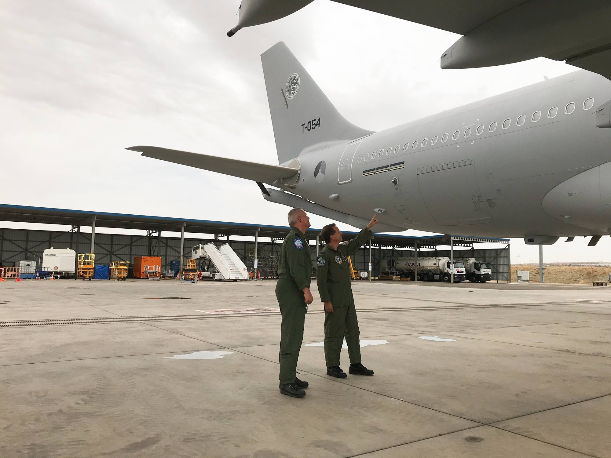 Elbit Systems – Pilots from Multinational Multi-Role Tanker Transport Fleet checking out the Elbit Systems J-MUSIC DIRCM turret_credit NSPA