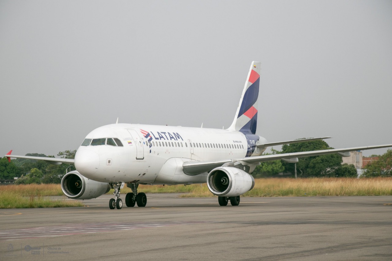 LATAM Avion Neiva