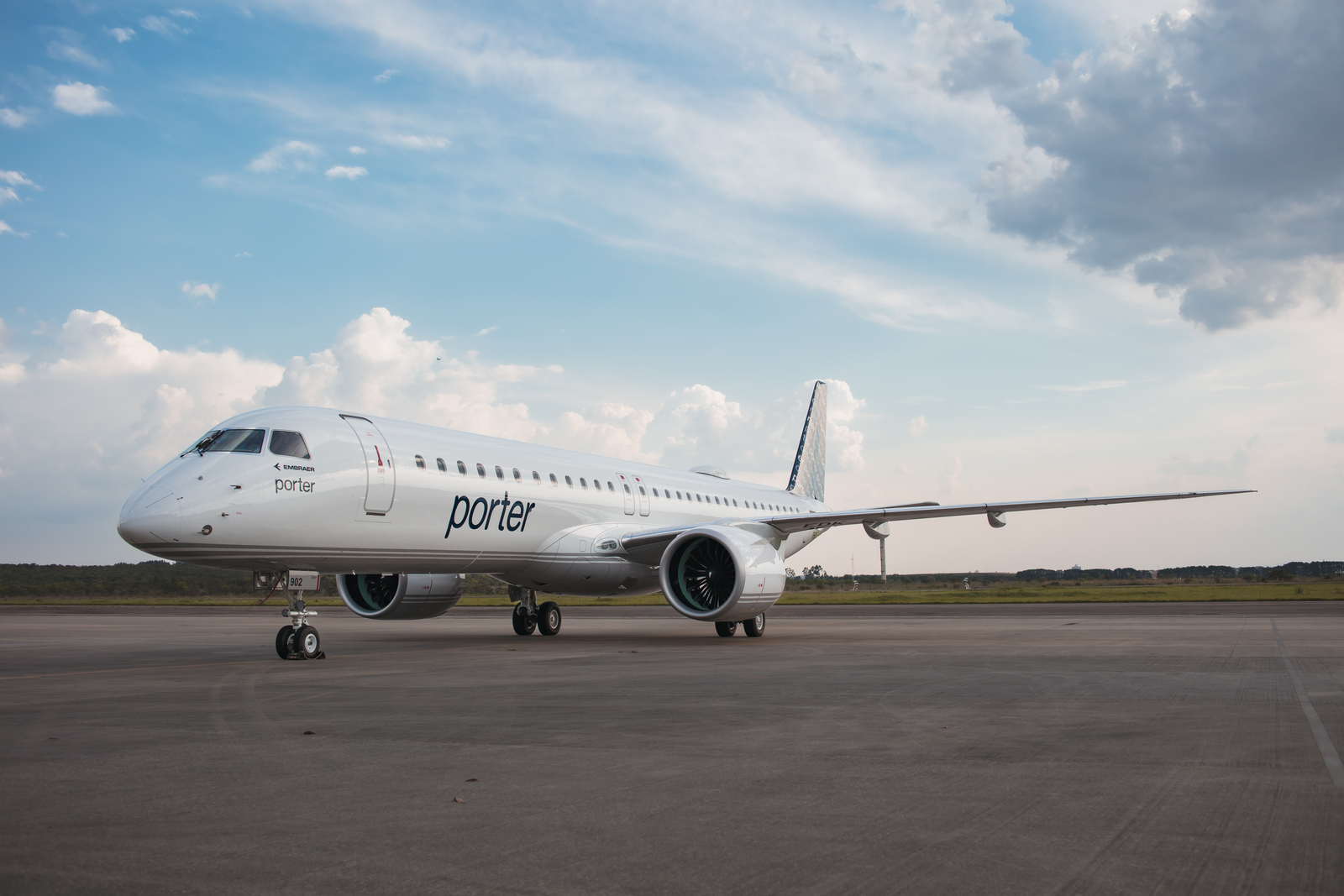 Embraer E195-E2-PORTER_EXTERIOR-PHOTOS_002-1600×1067