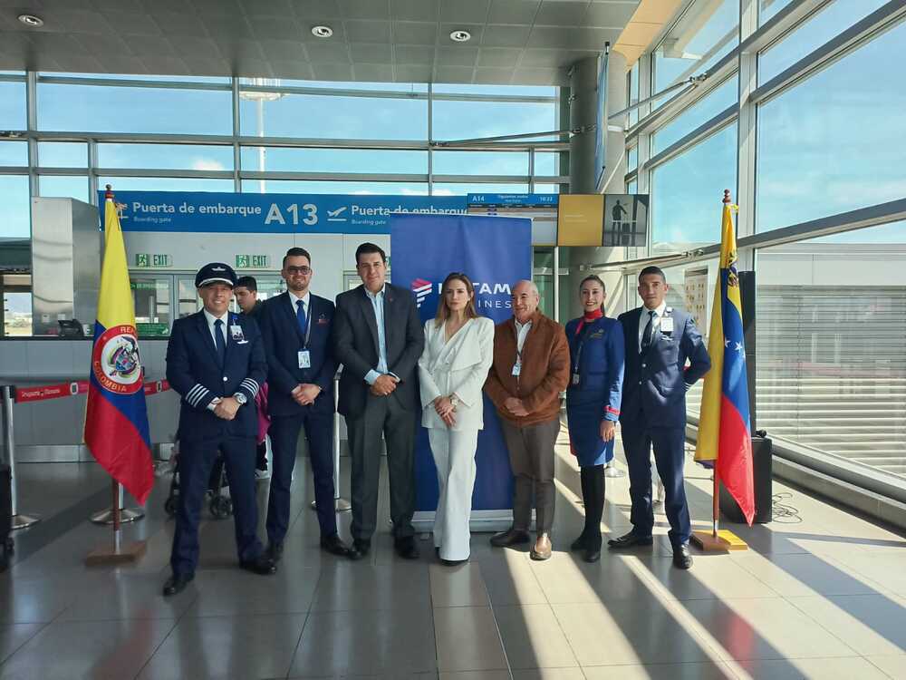 LATAM Airlines inauguracion vuelo BOG CCS 1