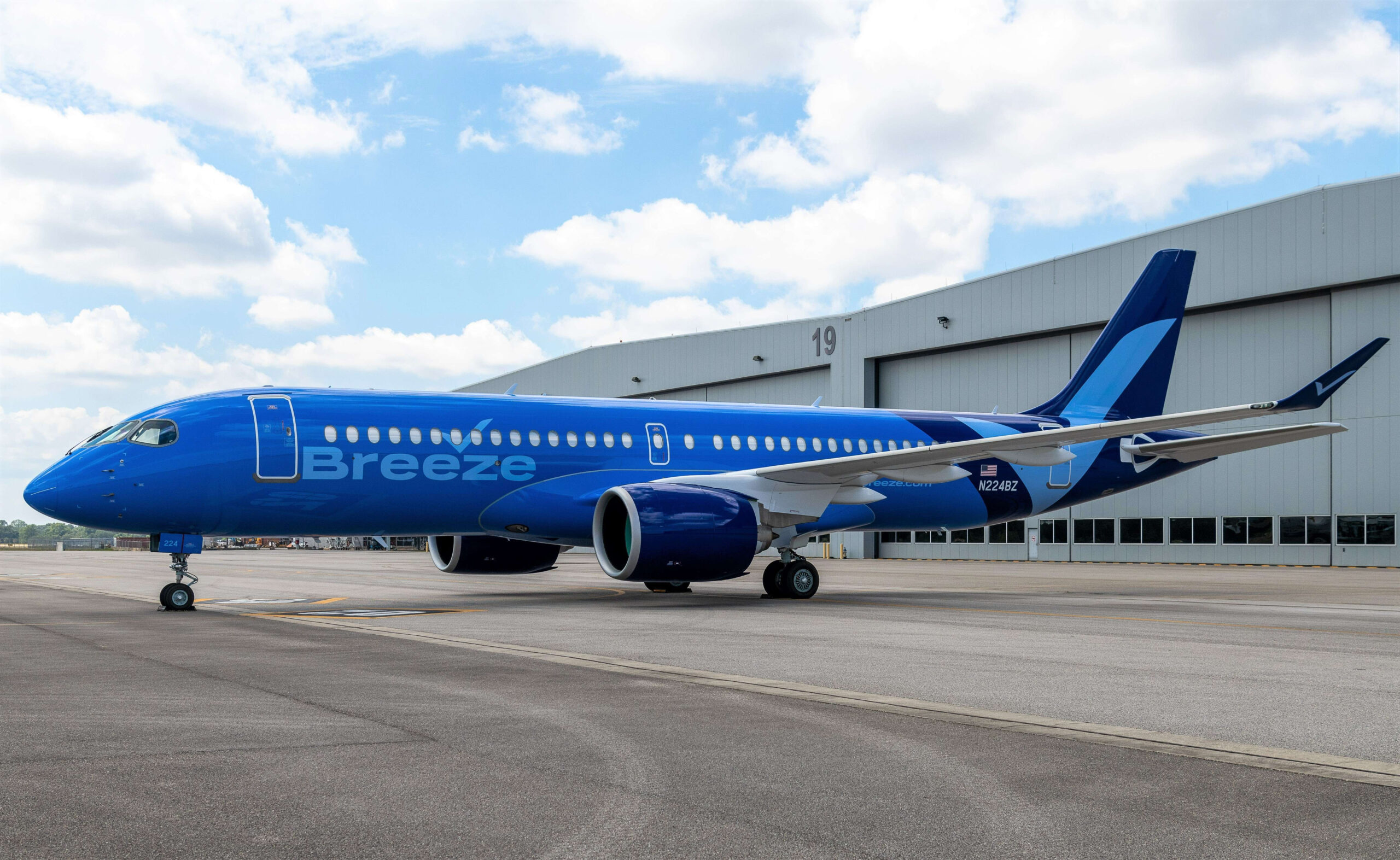 Airbus A220 Breeze Airways