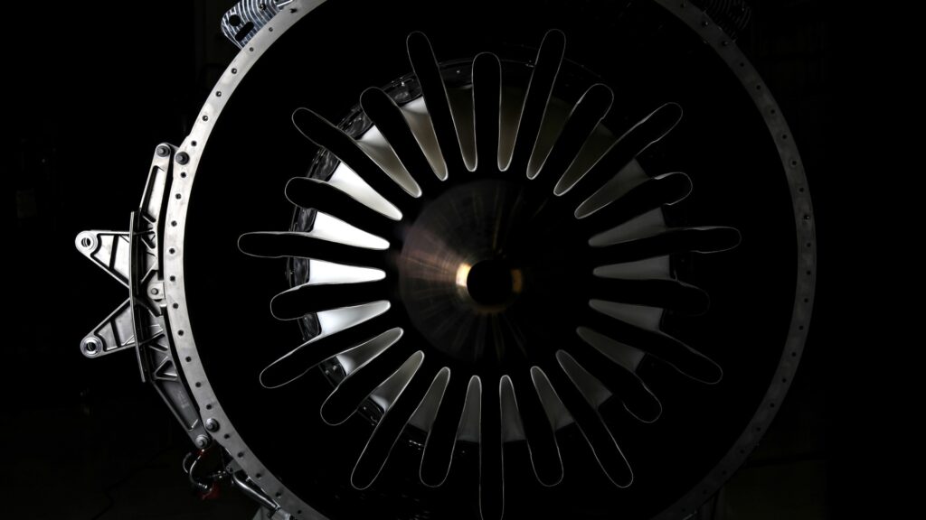 GE Aerospace se convierte en empresa pública independiente con ...