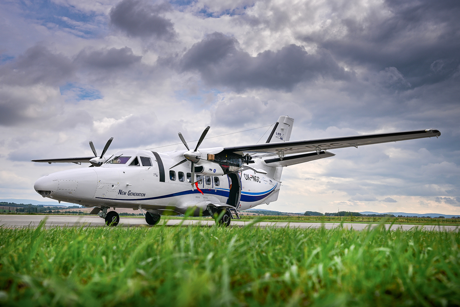 Aerocardal suma nuevo avion L 410 NG