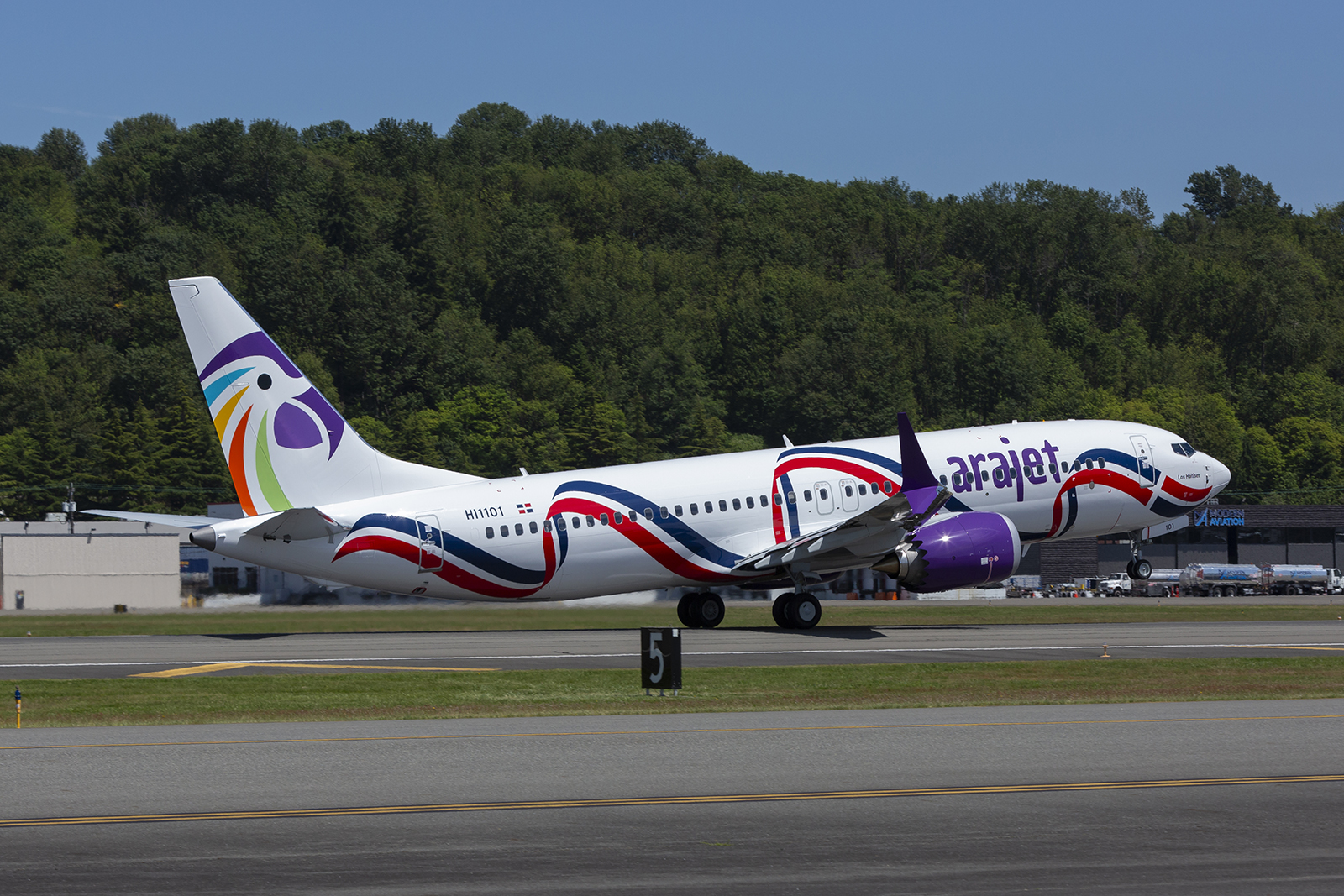 Arajet 10th 737-8 Delivery