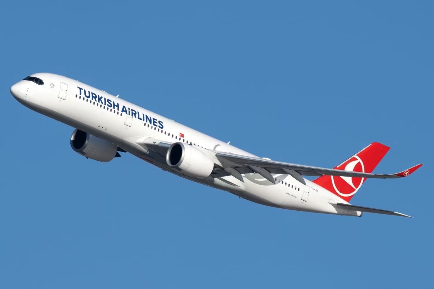Turkish-Airlines-Airbus-A350-941-TC-LGC-(2)