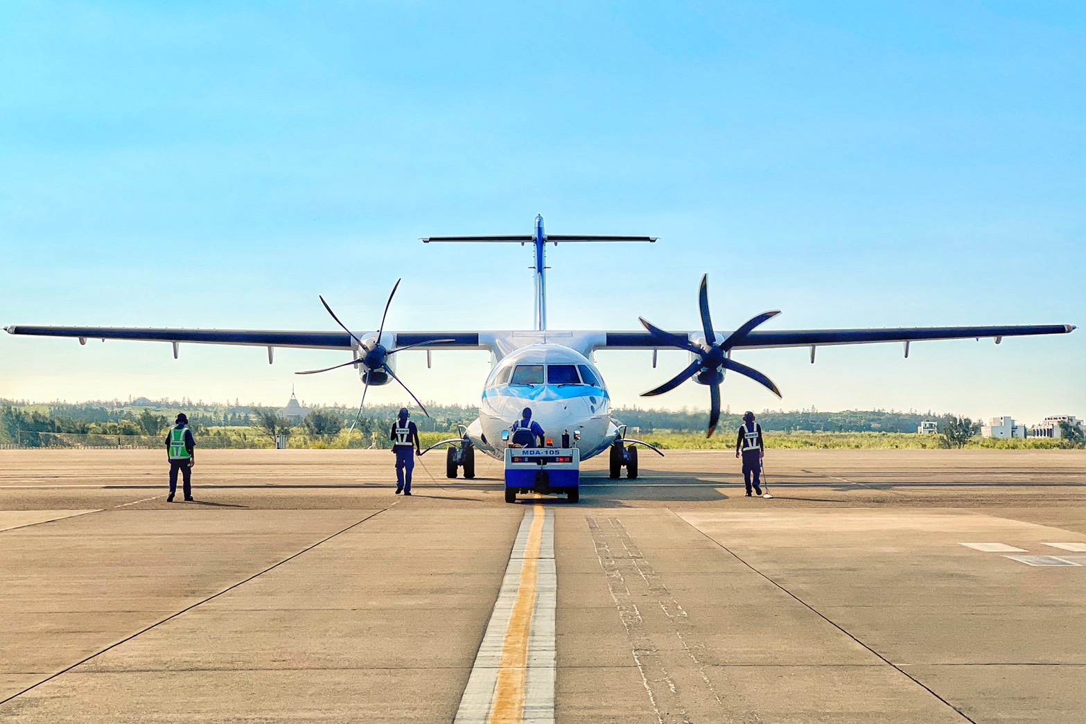 Mandarin-Airlines-ATR-turboprop-aircraft
