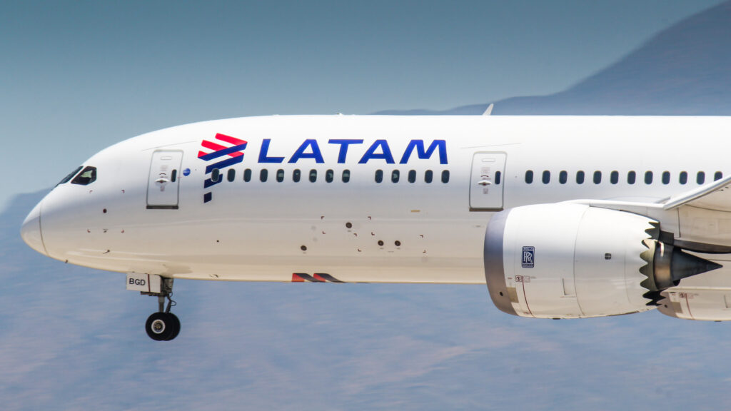020 – LATAM – Boeing 787-9 – CC-BGD – SCL – Issan Valenzuela-1024×576