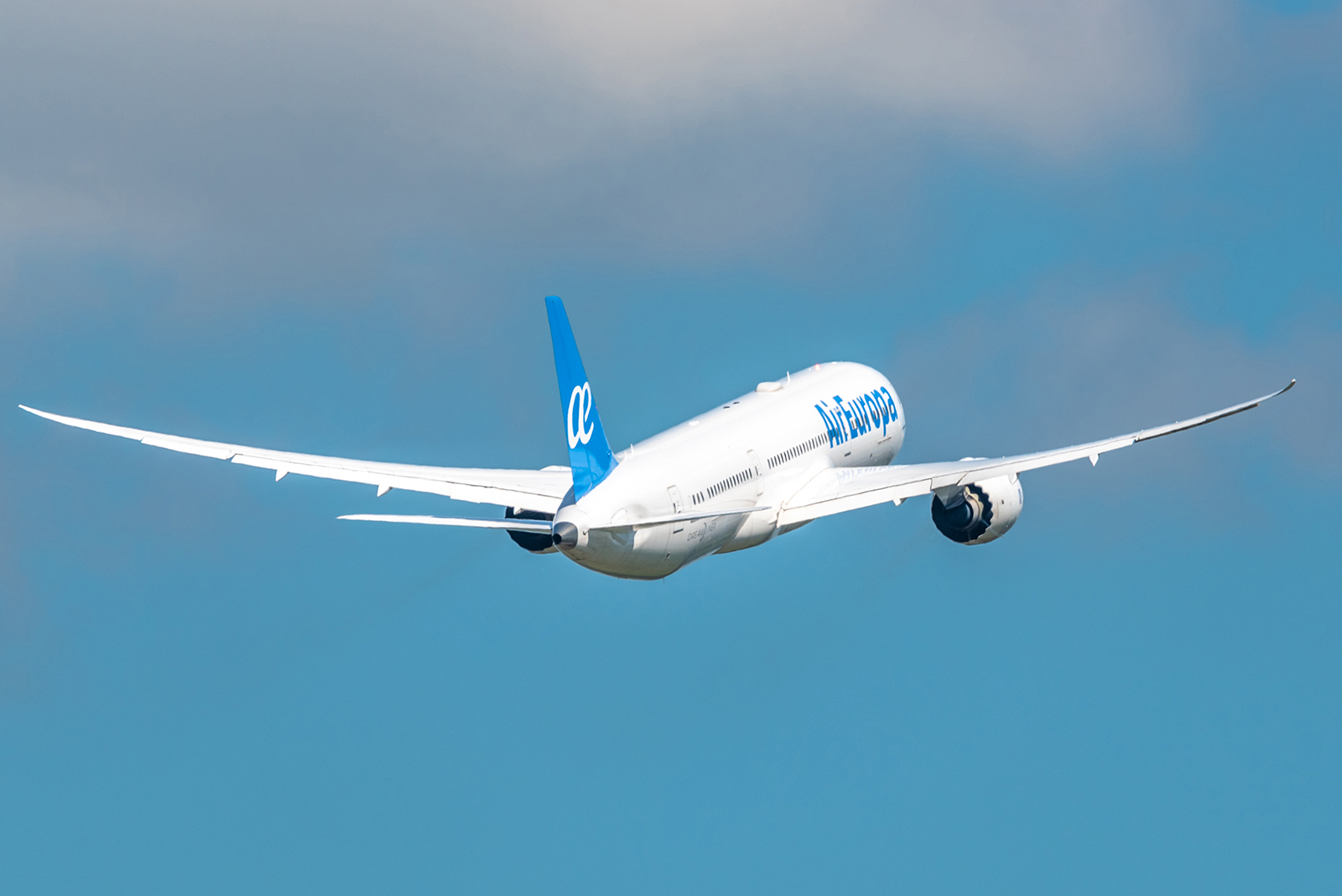 Air Europa Dreamliner Take Off