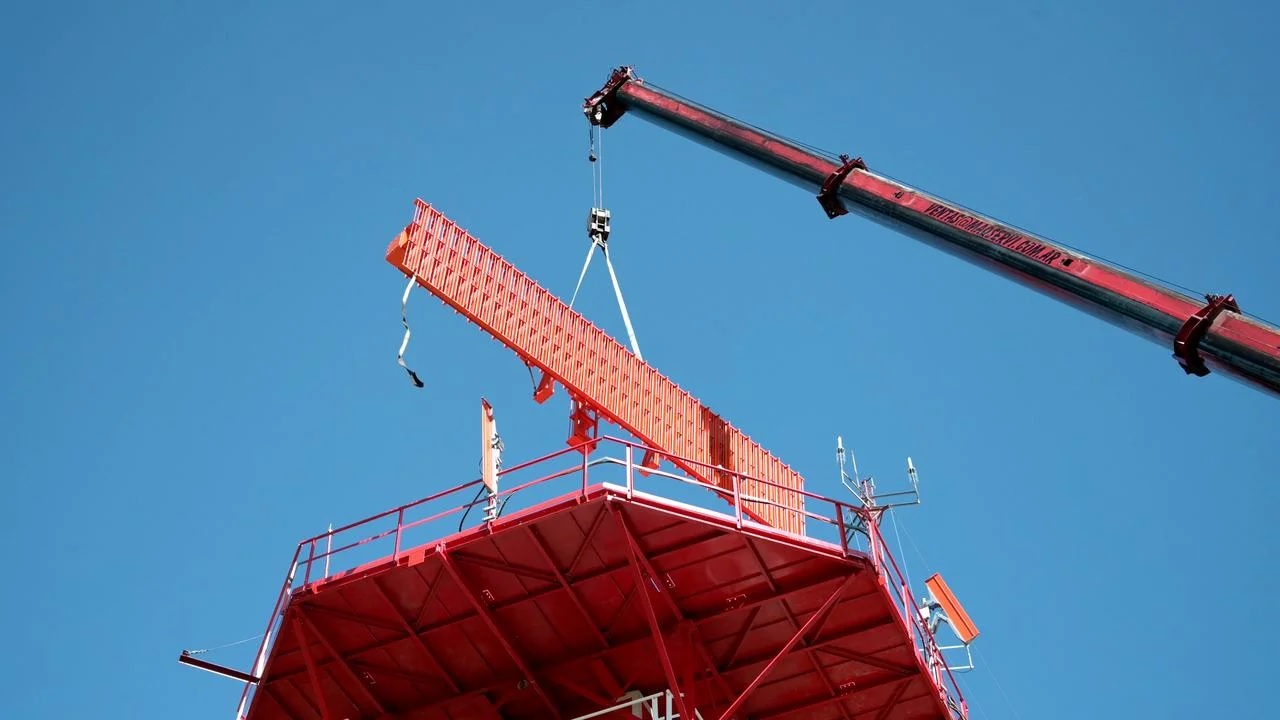 EANA – Montaje radar Ezeiza 3