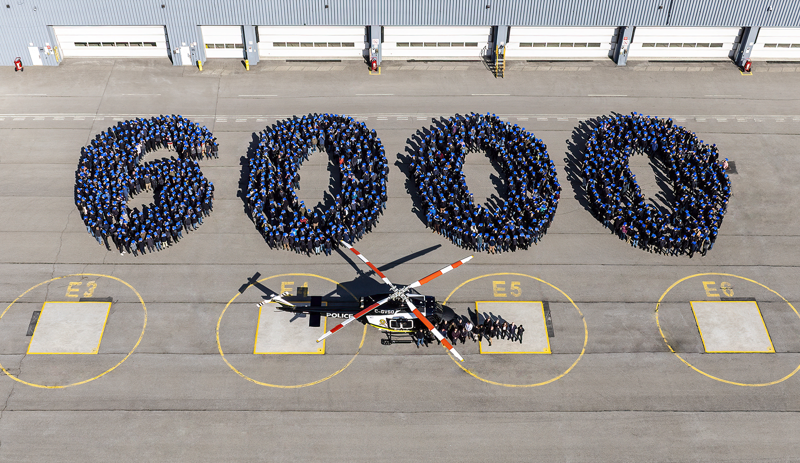 Bell Textron entrega helicoptero 6000 Canada