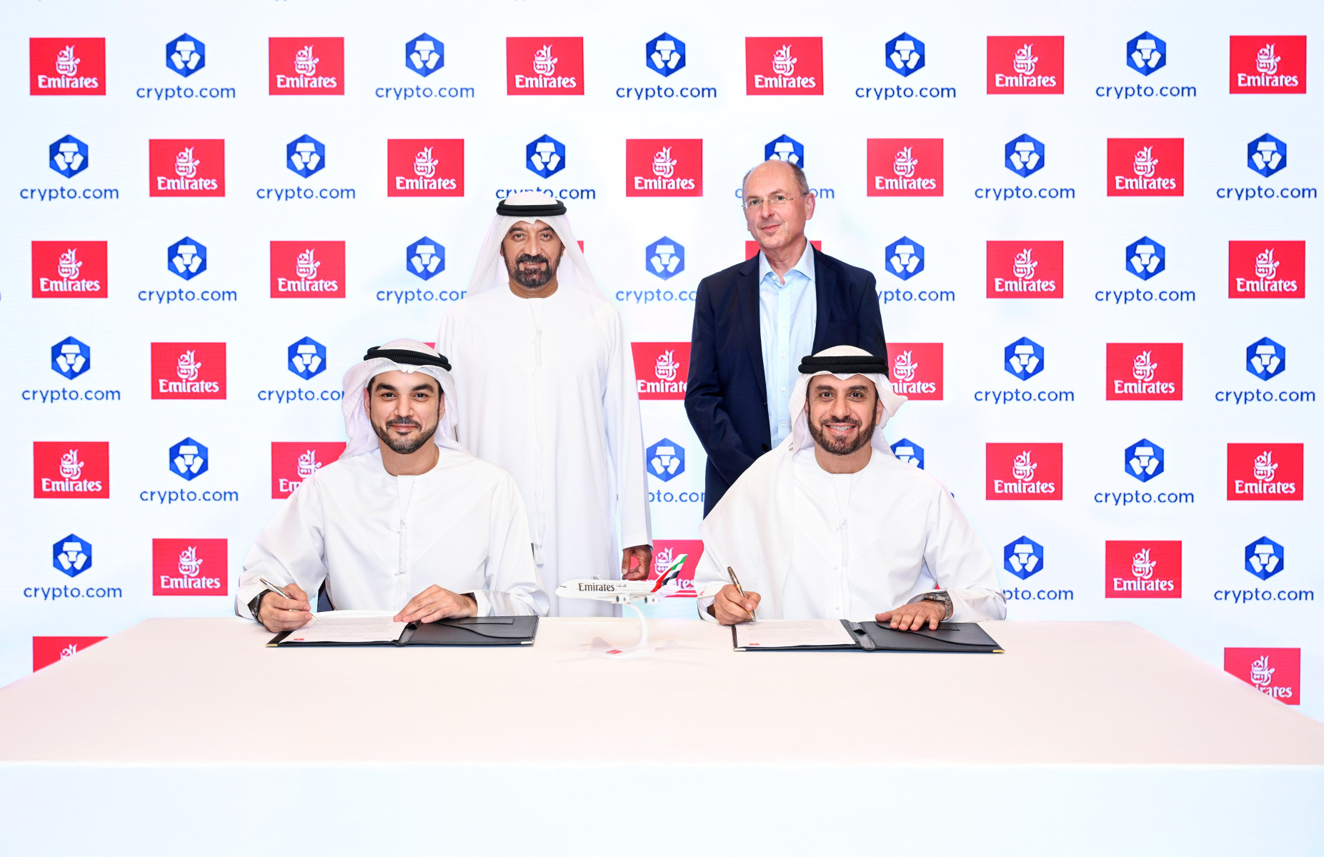 1920_emirates-signs-mou-with-crypto.com-1