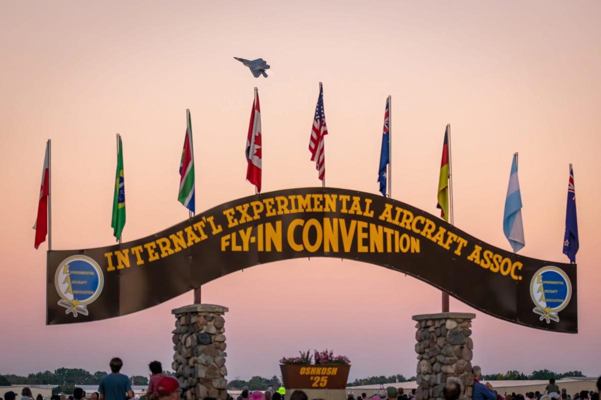 EAA AirVenture 2025 cierre