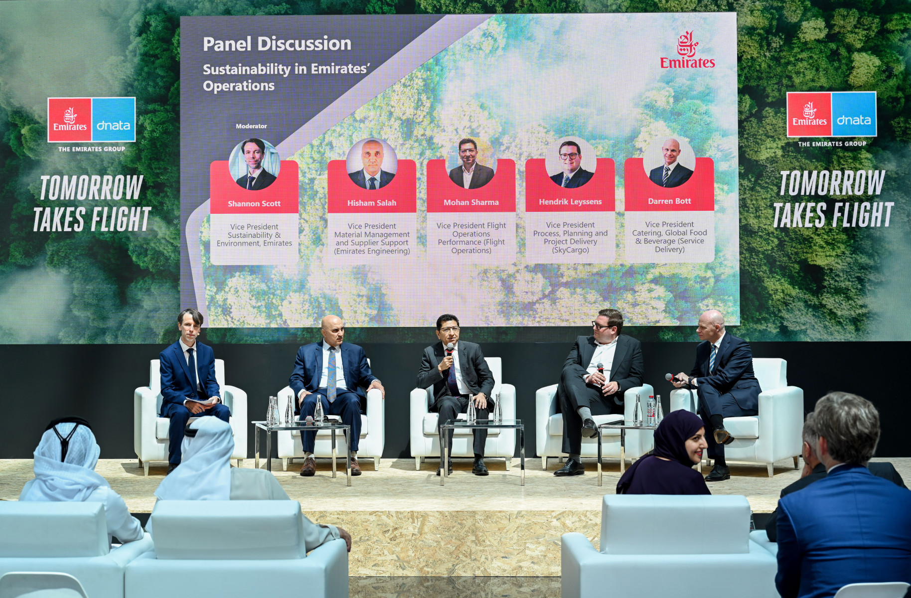 Emirates dnata tomorrow-takes-flight-annual-event-1-ek-panel-discussion