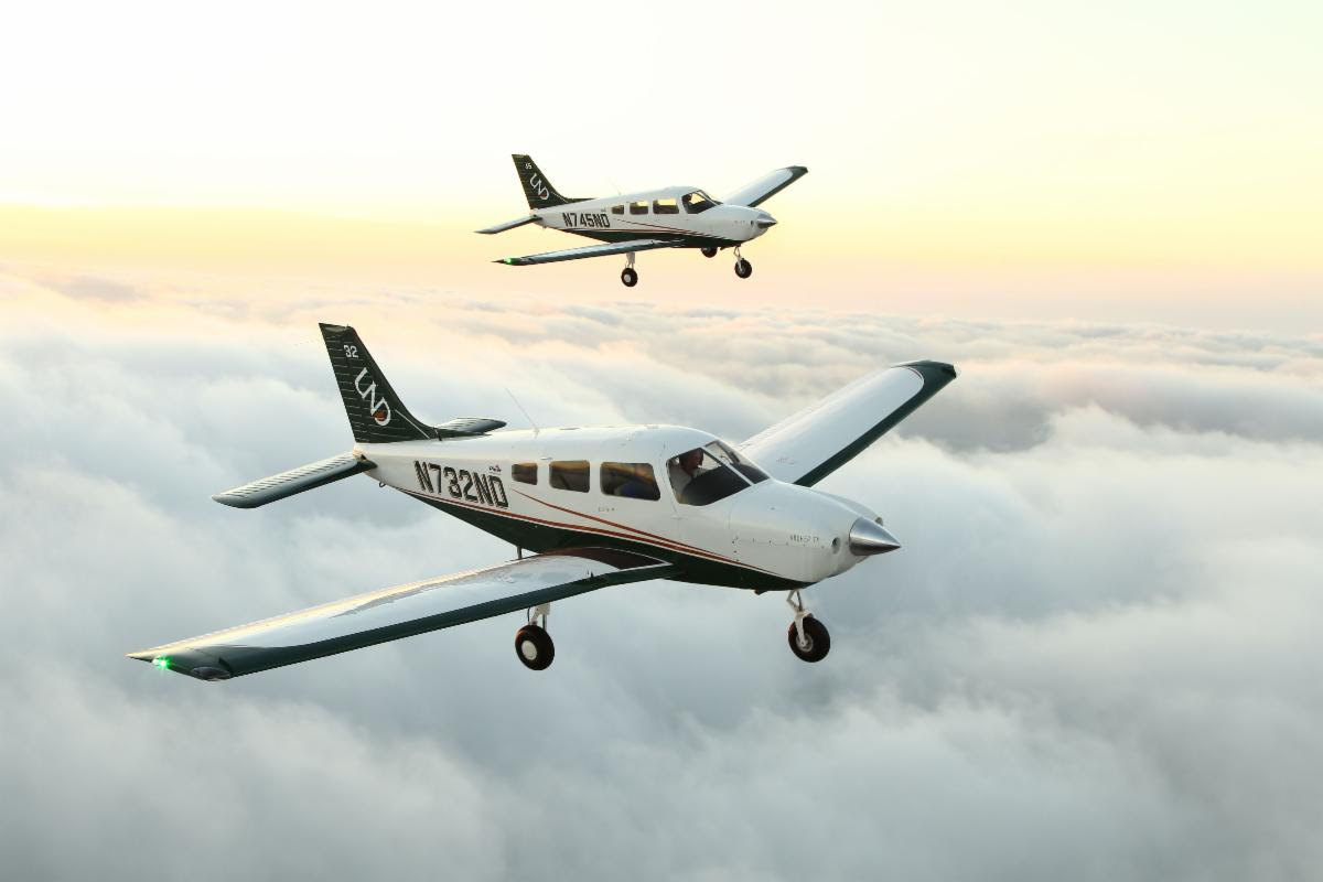 Piper Aircraft pedido Universidad de Dakota del Norte