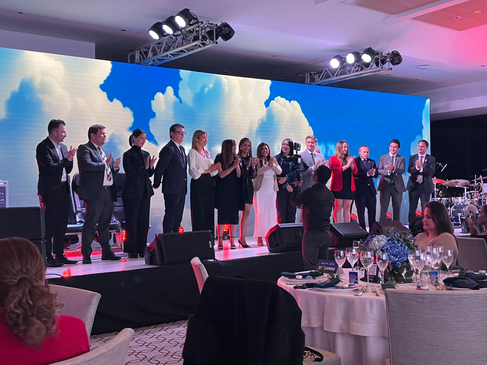 Delta Air Lines – 25 aniversario Colombia 1