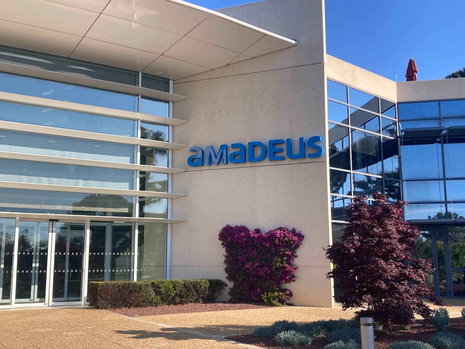 Amadeus-Sophia-office-main-entrance-2-compressed