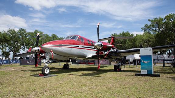 Beechcraft King Air 360 Edicion Carmesi SUN n FUN 2026