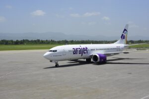 Arajet avion 100