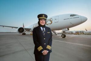 Emirates Bakhita-Al-Mheiri-female-Emirati-Captain-Boeing777