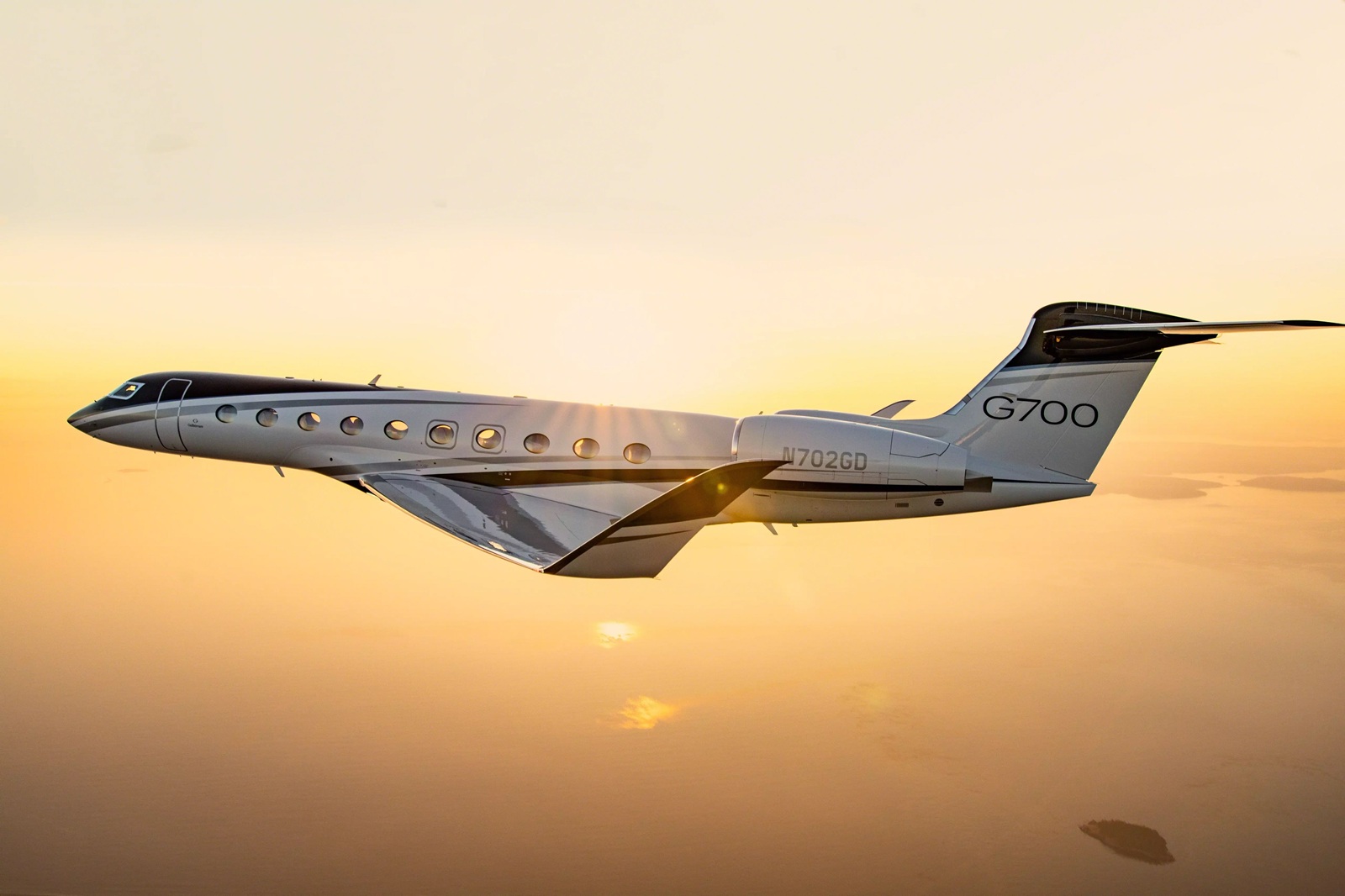 Gulfstream Aerospace_g700_record_a_mkt_00390