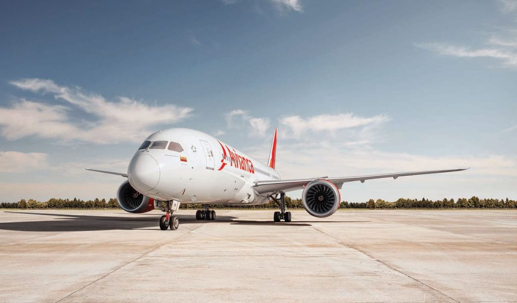 Avianca diagonal-left-b787-alta